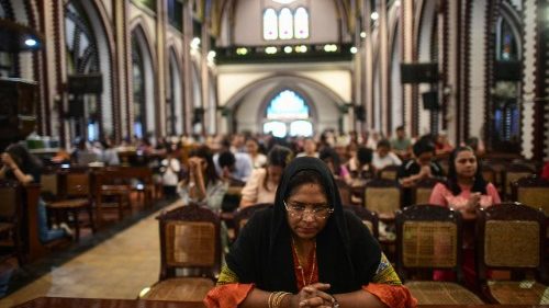 Giáng Sinh ở Myanmar: Ngọn Lửa Hy Vọng trên Đất Nước Bị Xé Toạc bởi Xung Đột